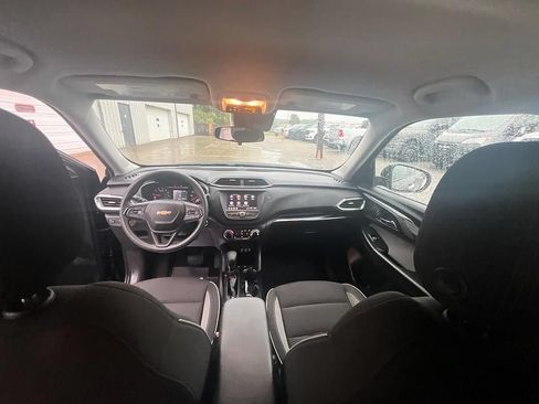 Used 2023 Chevrolet TrailBlazer LT FWD image 33