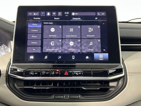 Used 2025 Jeep Compass Limited AWD/4WD image 17