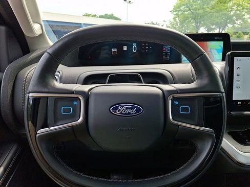 Used 2025 Ford Expedition Max Platinum AWD/4WD image 22
