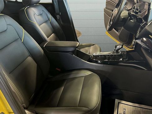 Used 2025 Chevrolet Trax ACTIV w/ Driver Confidence Package image 24