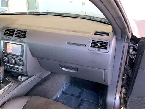 Used 2014 Dodge Challenger R/T image 19