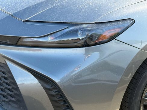 Used 2025 Toyota Camry SE FWD image 9