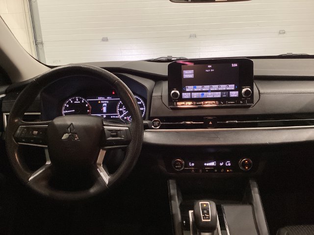 Used 2022 Mitsubishi Outlander ES FWD image 22