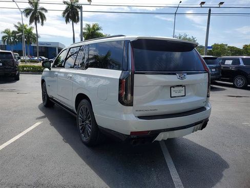 Certified 2023 Cadillac Escalade ESV V AWD/4WD image 21