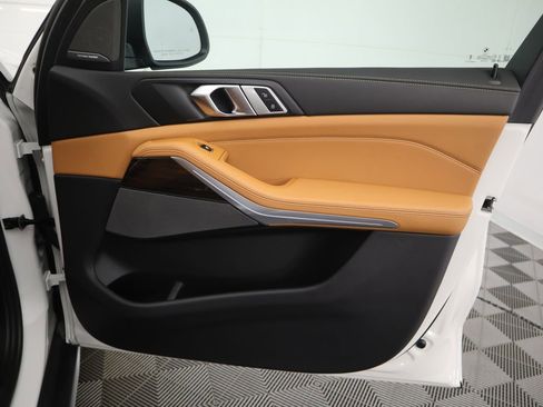 Used 2025 BMW X5 xDrive50e w/ Premium Package image 26