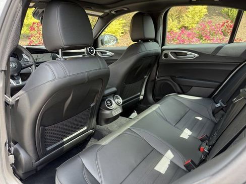 New 2025 Alfa Romeo Giulia w/ Veloce Package Rwd image 28