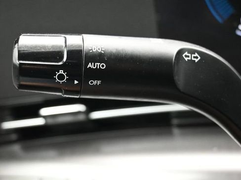 Used 2025 Hyundai Kona SEL AWD/4WD image 24