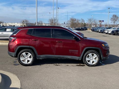 Used 2022 Jeep Compass Latitude image 8