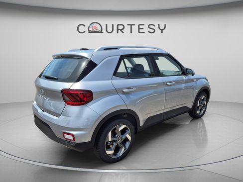 New 2026 Hyundai Venue SEL FWD image 5