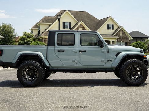 Used 2023 Jeep Gladiator Sport AWD/4WD image 9