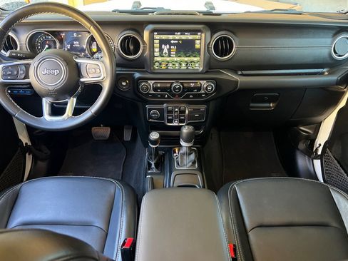 Used 2022 Jeep Wrangler Unlimited Sahara image 13