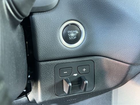 Used 2023 Toyota Tundra Limited AWD/4WD image 36
