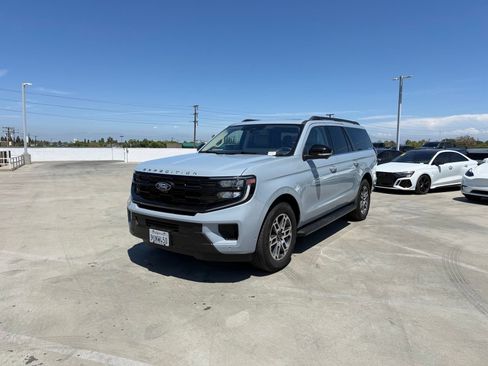 Used 2025 Ford Expedition Max Active RWD image 1