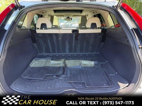 Used 2016 Volvo XC60 T6 w/ Proximity Package AWD/4WD image 17