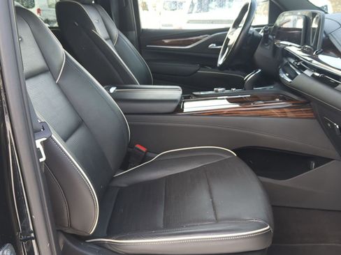 Used 2023 Cadillac Escalade ESV Premium Luxury image 30