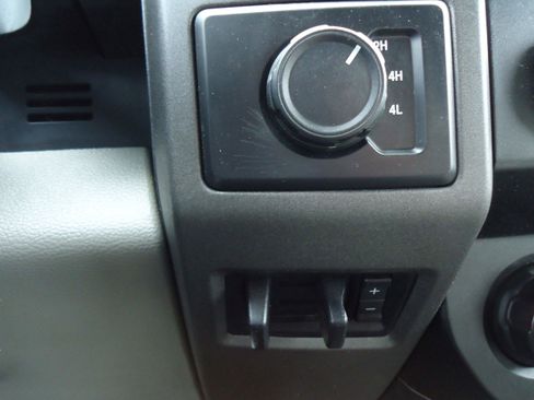 Used 2022 Ford F350 XL w/ Power Equipment Group image 15