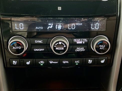Used 2020 Subaru Ascent Touring AWD/4WD image 12