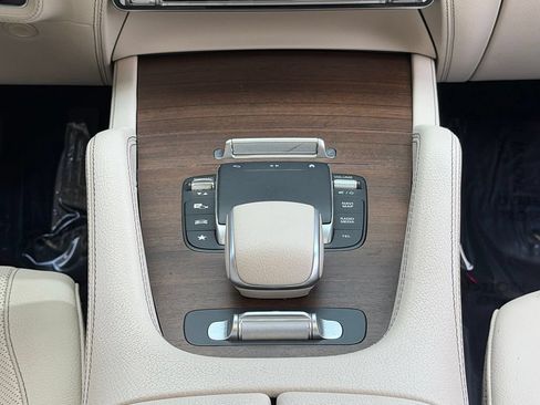 Used 2022 Mercedes-Benz GLS 450 4MATIC image 49