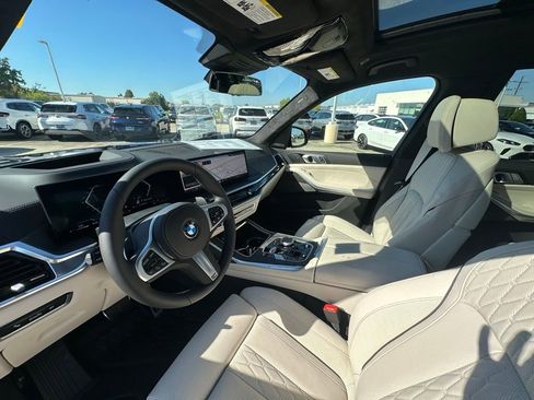 New 2026 BMW X7 xDrive40i w/ M Sport Package AWD/4WD image 25