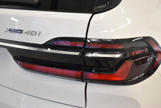 Used 2026 BMW X7 xDrive40i AWD/4WD image 12