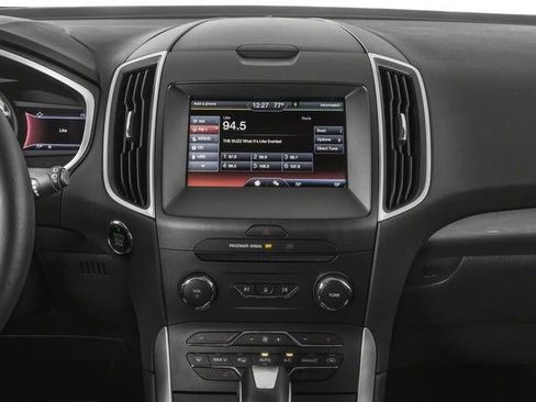 Used 2018 Ford Edge Titanium AWD/4WD image 10