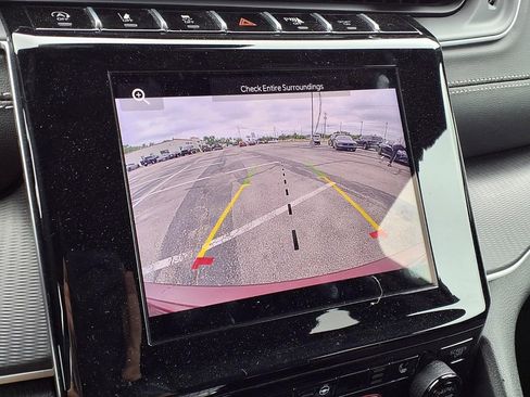 Used 2025 Jeep Grand Cherokee Altitude AWD/4WD image 11