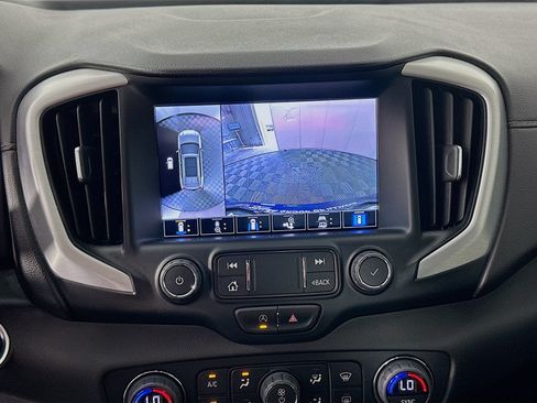 Used 2022 GMC Terrain SLT w/ Tech Package FWD image 14