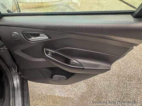 Used 2018 Ford Focus SEL FWD image 25