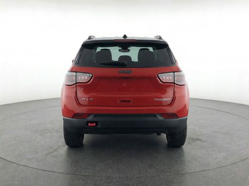 Used 2025 Jeep Compass Trailhawk image 7