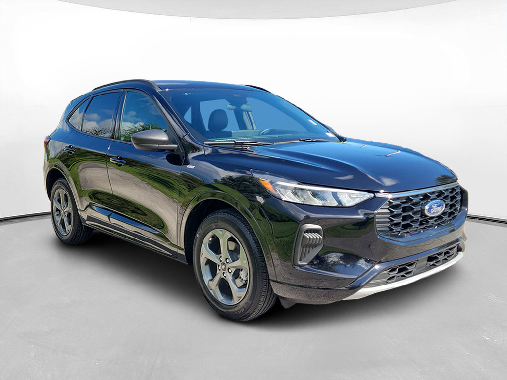 Used 2023 Ford Escape ST-Line w/ Tech Pack #1 AWD/4WD image 3