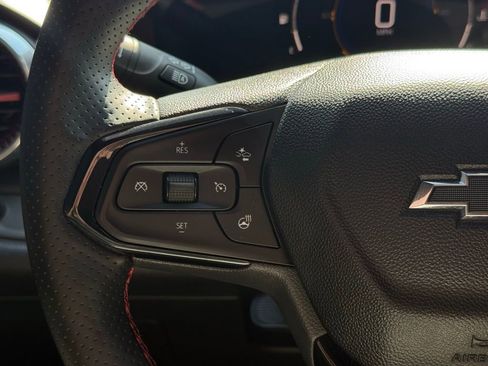 Used 2025 Chevrolet Trax RS w/ Driver Confidence Package FWD image 24