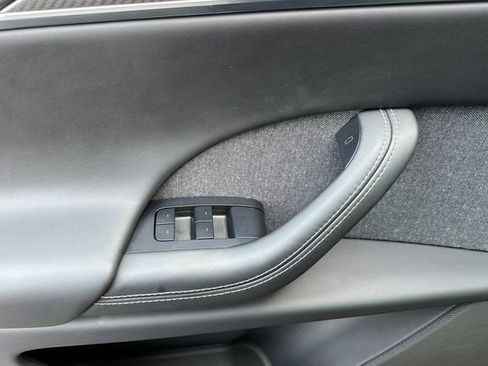 Used 2022 Tesla Model X Plaid image 11