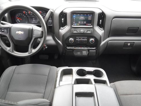 Used 2020 Chevrolet Silverado 1500 Custom w/ Custom Value Package AWD/4WD image 11