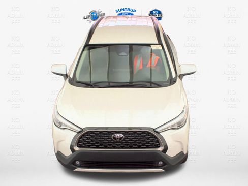 Used 2023 Toyota Corolla Cross XLE FWD image 6