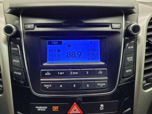 Used 2016 Hyundai Elantra GT FWD image 25