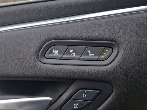 Used 2024 Cadillac Escalade ESV Premium Luxury w/ Performance Package image 29