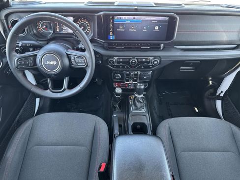 Used 2024 Jeep Wrangler Unlimited Rubicon image 8