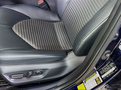 Used 2021 Toyota Camry SE image 19