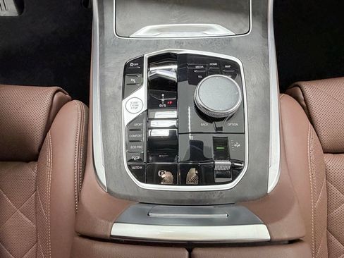 Used 2024 BMW X7 xDrive40i AWD/4WD image 23