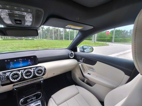 Used 2025 Mercedes-Benz CLA 250 4MATIC image 30