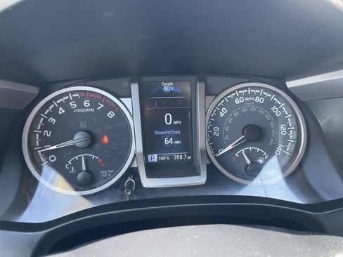 Used 2023 Toyota Tacoma SR5 RWD image 17