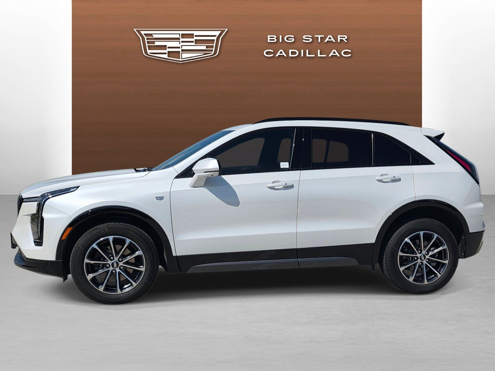 Used 2024 Cadillac XT4 Sport FWD image 2