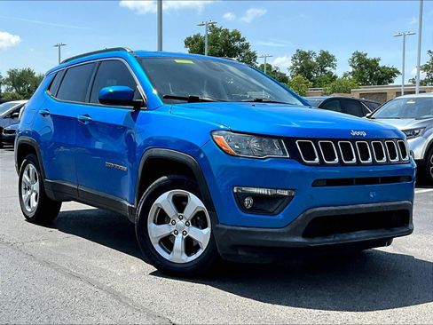 Used 2018 Jeep Compass Latitude FWD image 3