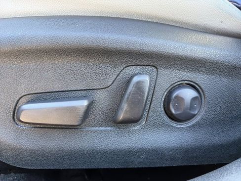 Used 2019 Kia Niro EX Premium image 14