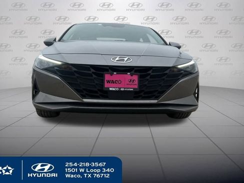Used 2023 Hyundai Elantra SEL w/ Convenience Package image 2