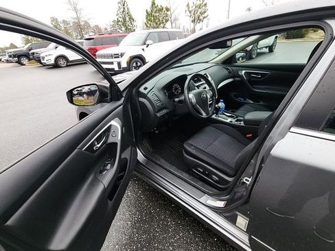 Used 2018 Nissan Altima 2.5 SV w/ 2.5 SV Technology Package image 17