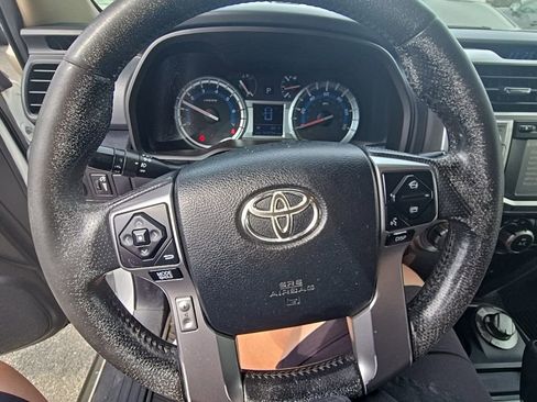 Used 2016 Toyota 4Runner SR5 image 14