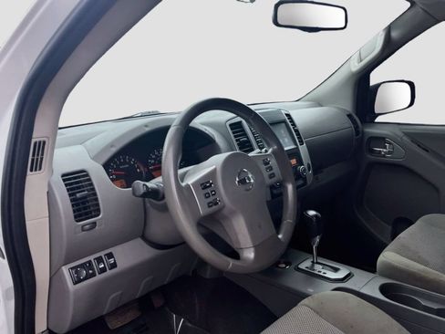 Used 2021 Nissan Frontier SV w/ Midnight Edition Floor Mats AWD/4WD image 9