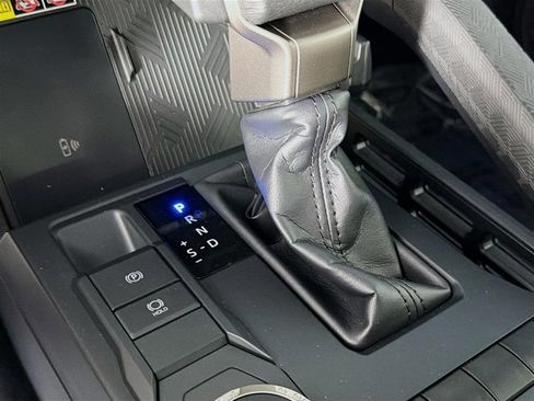 Used 2024 Toyota Tacoma SR5 w/ SR5 Upgrade Package image 19