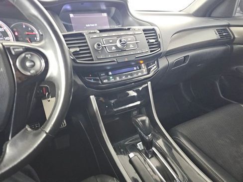 Used 2017 Honda Accord Sport image 28